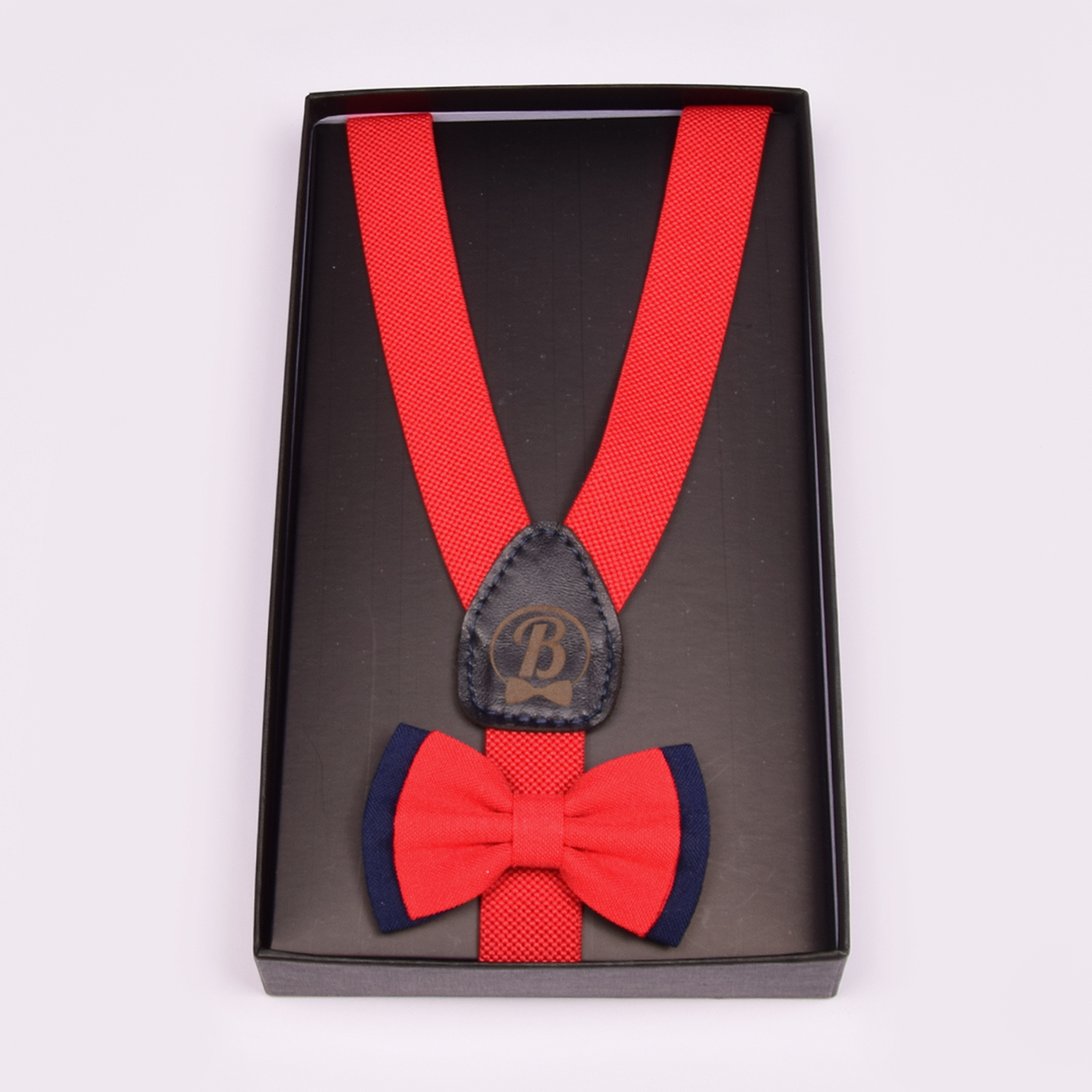 ručno rađena leptir mašna i tregeri  za dec 