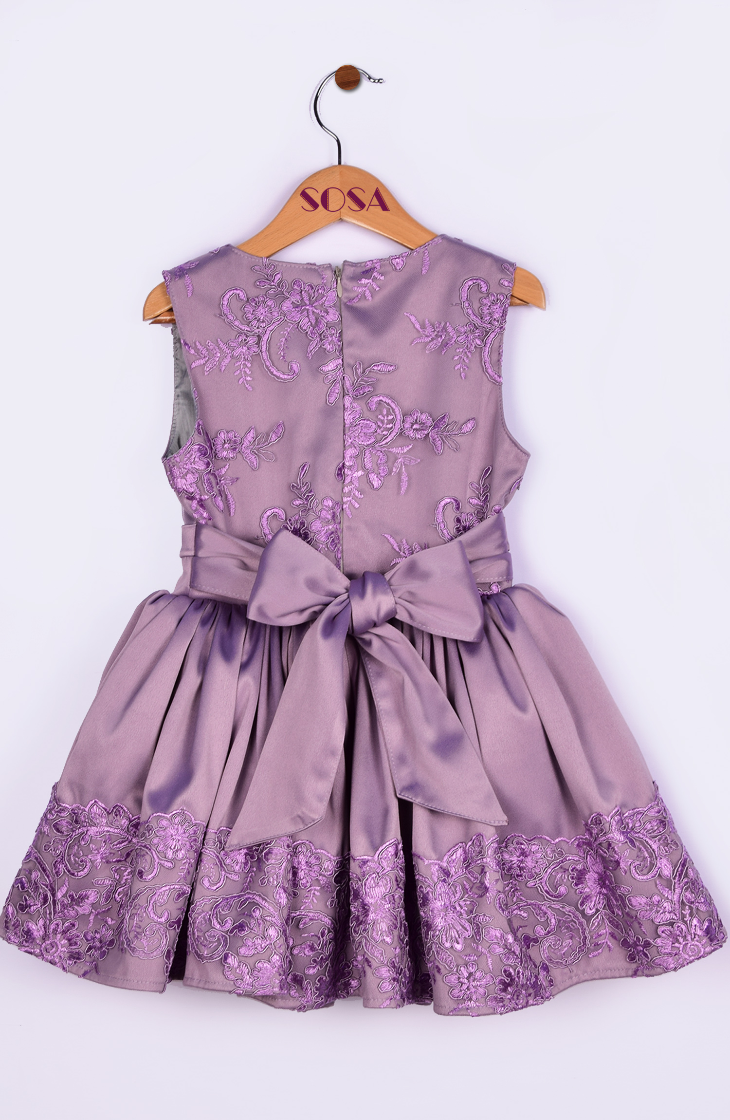 Svečana haljina za devojčice  od ljubičastog  satena i čipke 