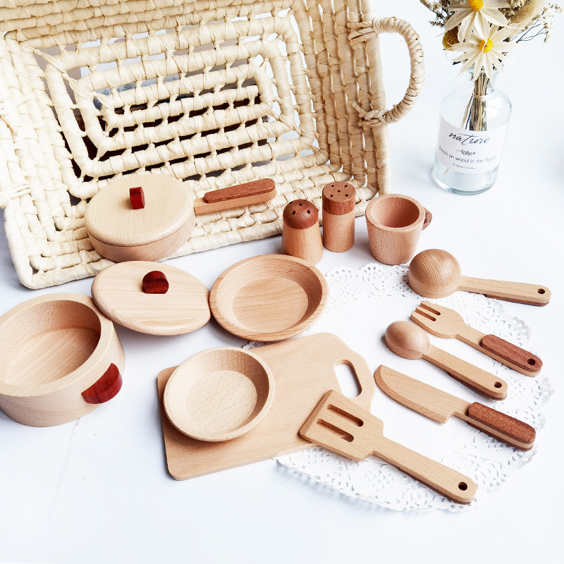 Igračka kuhinja drveni sudovi  