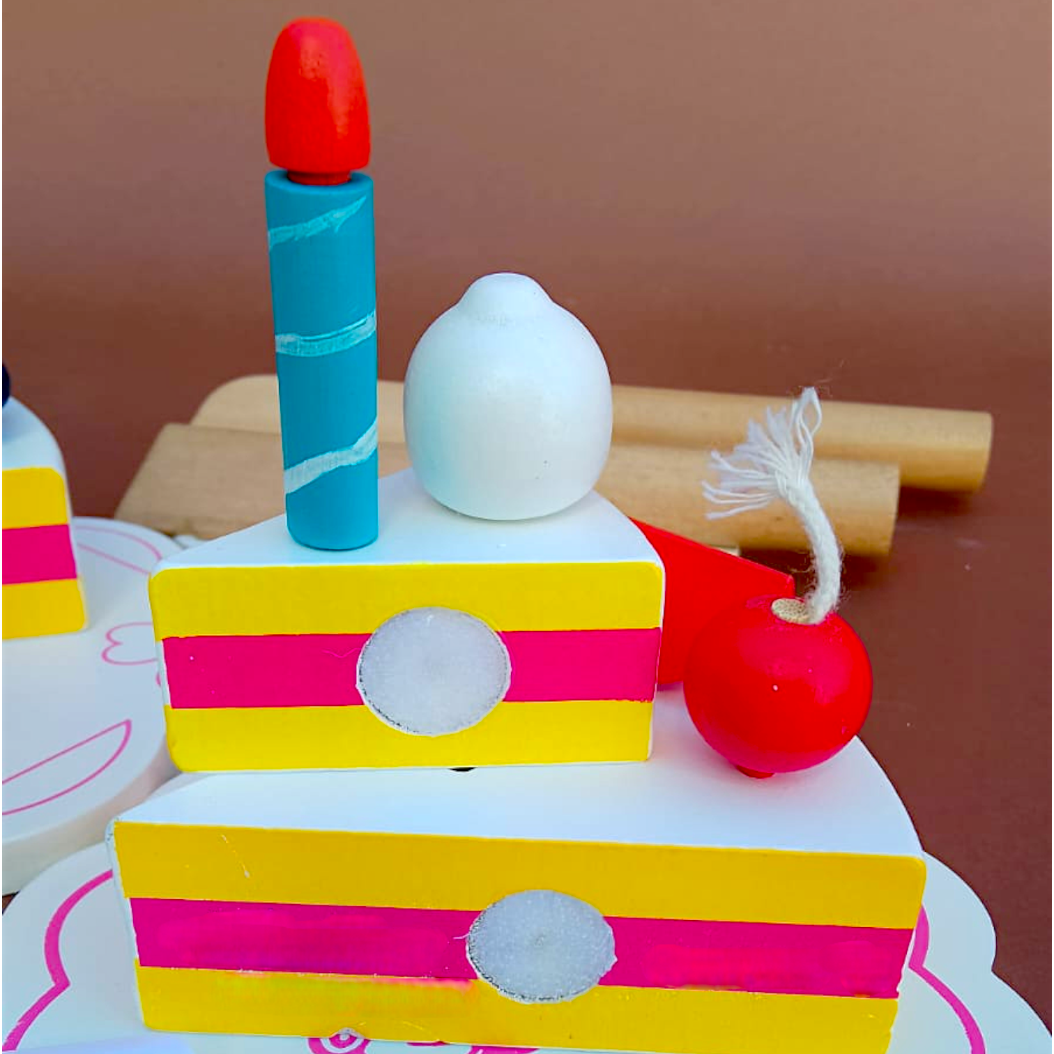 SOVA drvena torta za rođendan 