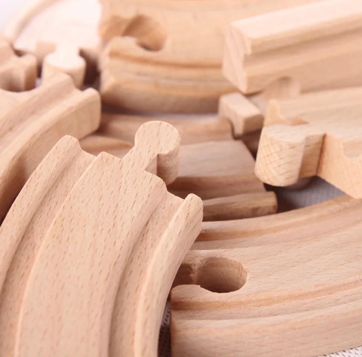 SOVA velika drvena pruga i voz   