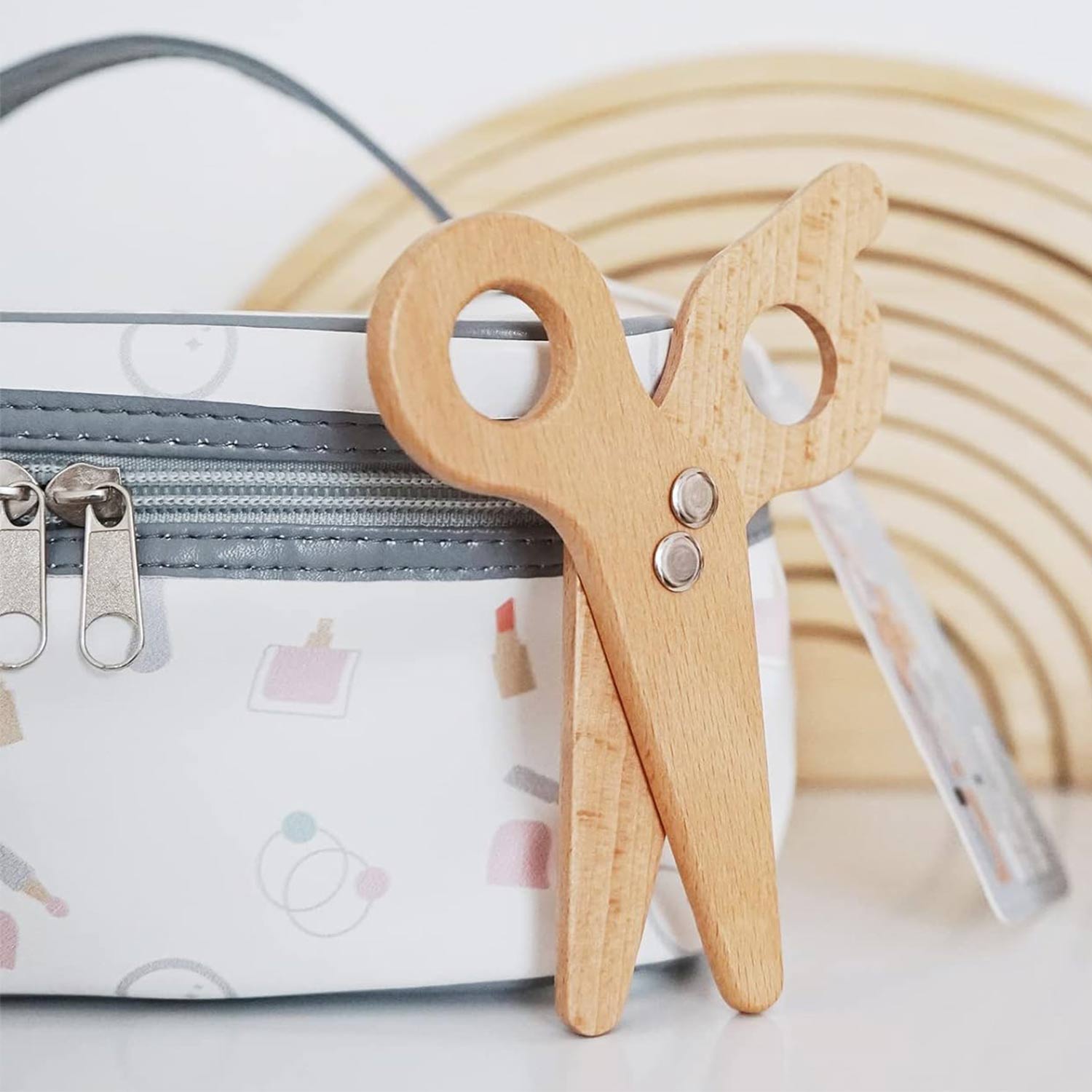 Igračka drveni set za frizera i šminkera 