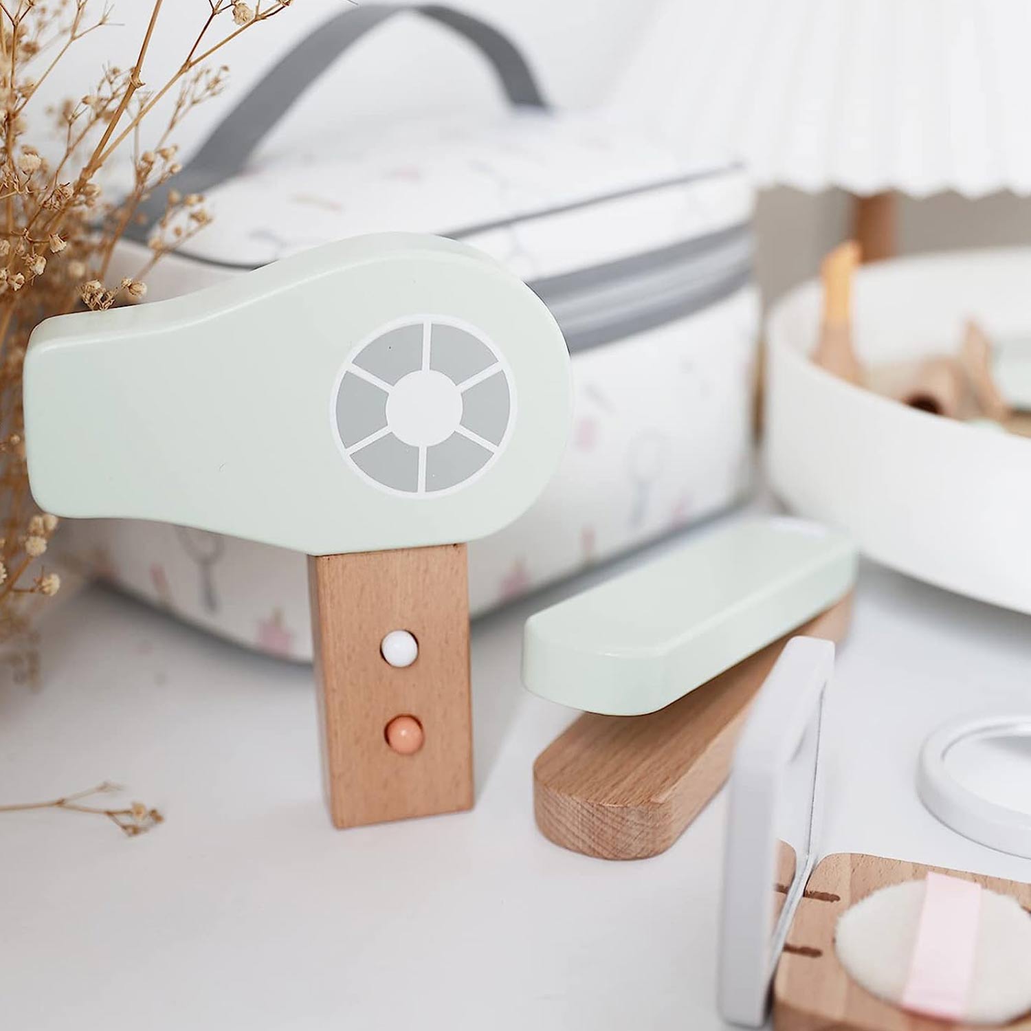 Igračka drveni set za frizera i šminkera 