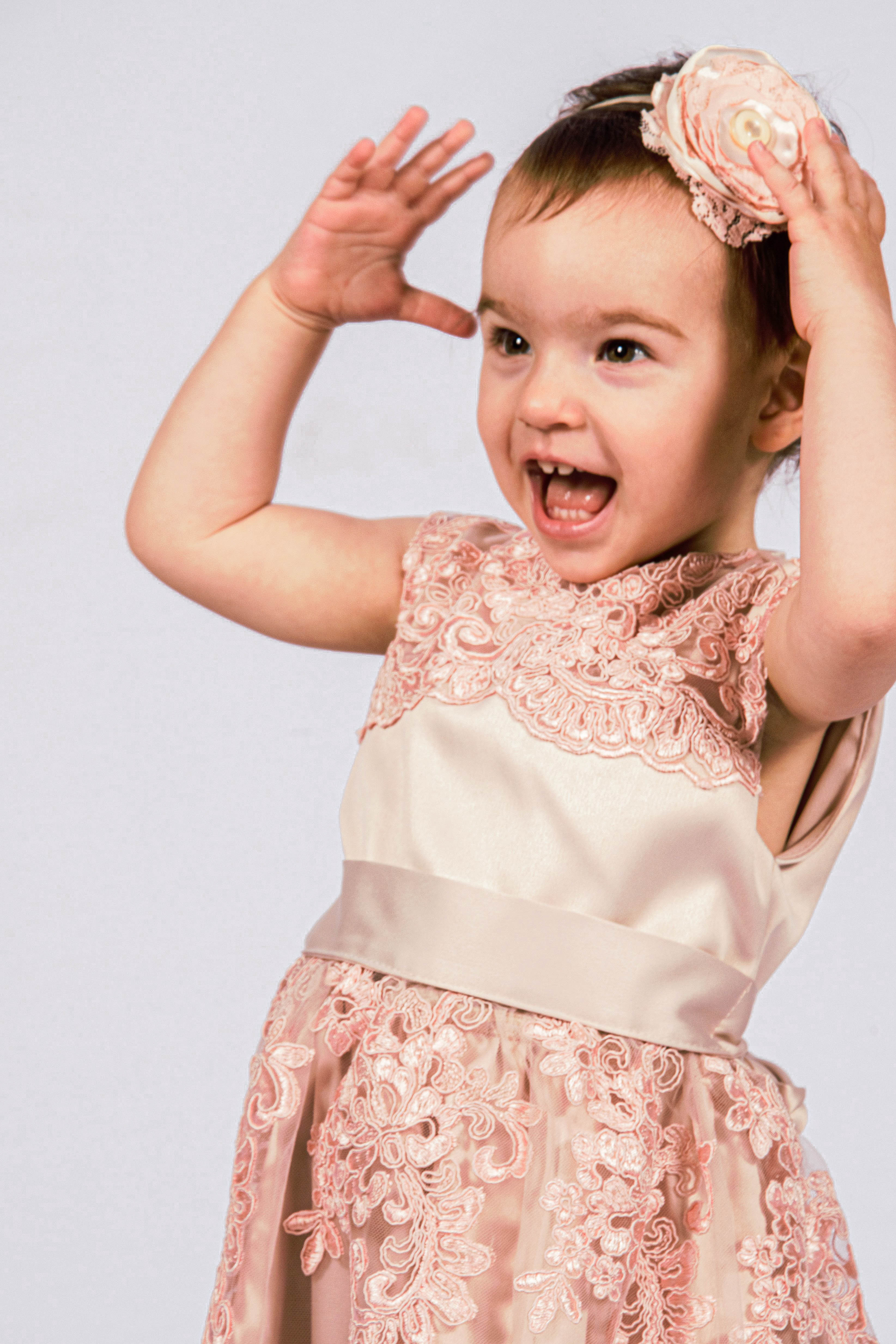 Svečana haljina za devojčice od čipke i satena nežno roze i teget 