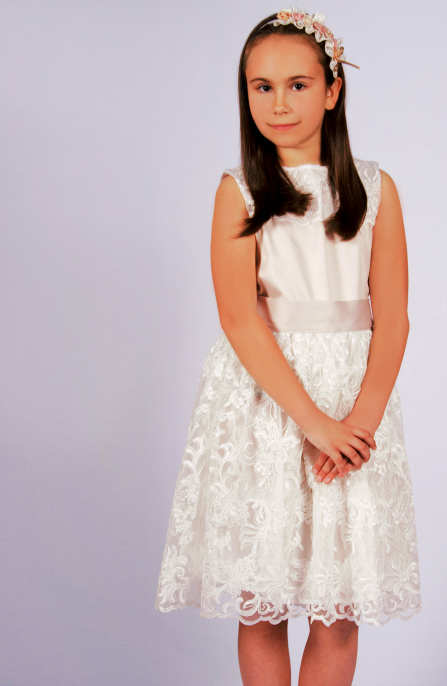 Svečana belo bež haljina za devojčice od čipke i satena 