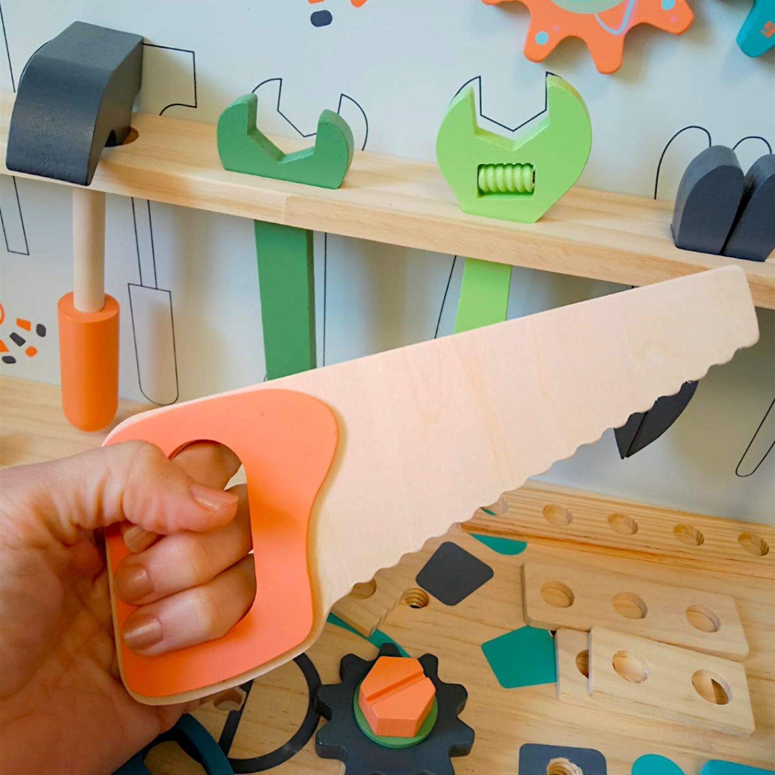 SOVA  drveni sto sa alatom - radionica 